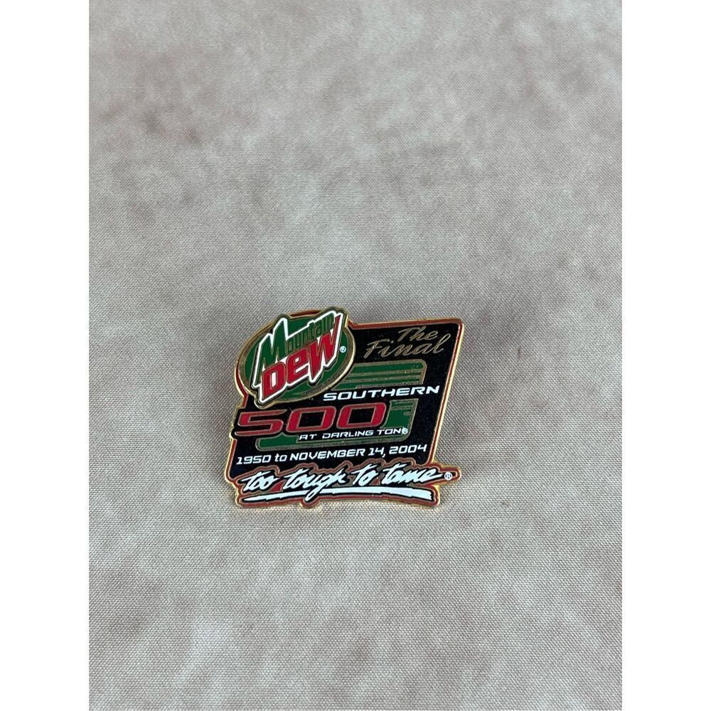 2004 THE FINAL MOUNTAIN DEW SOUTHERN 500 DARLINGTON NASCAR RACING EVENT HAT PIN